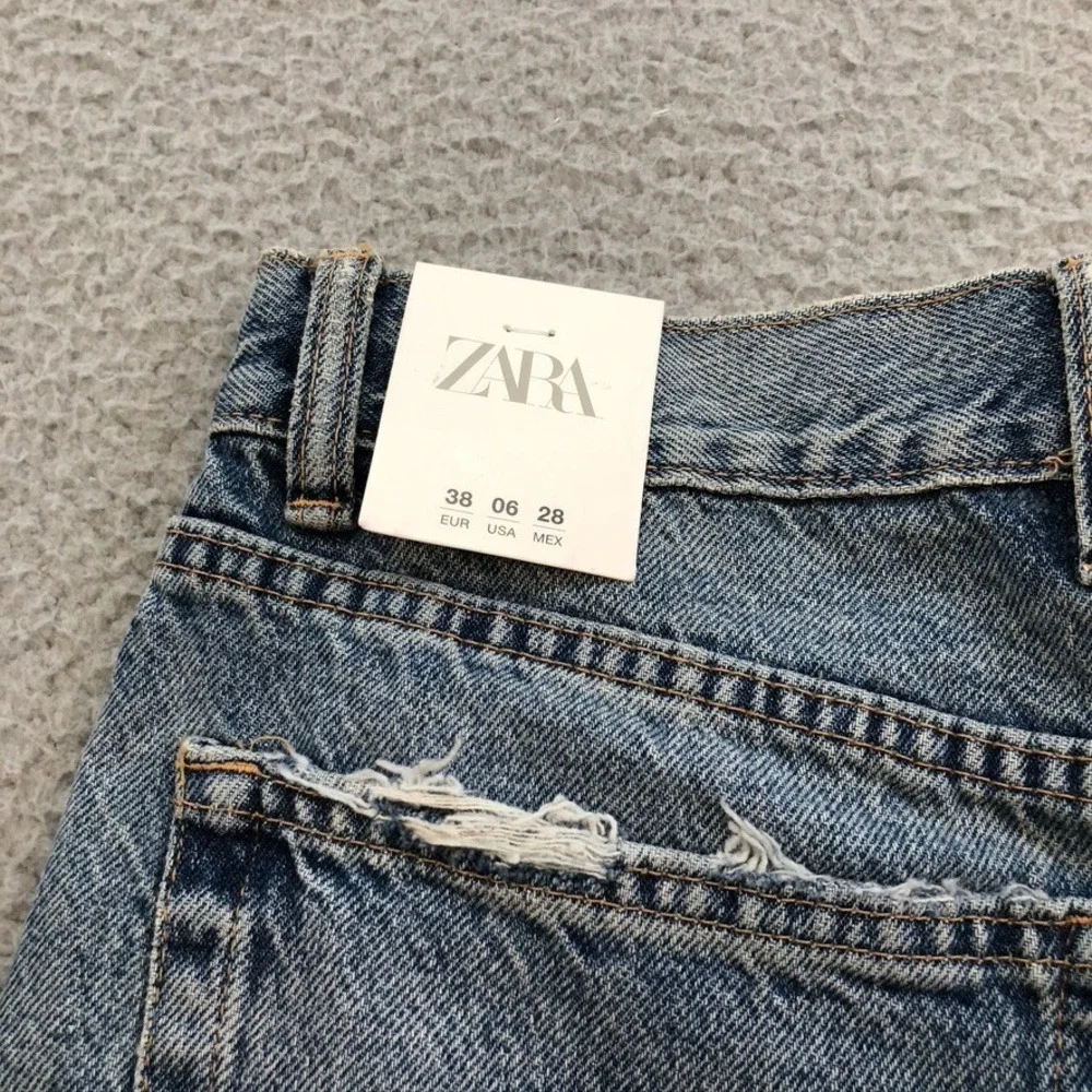 Zara Distressed Cut Off Jean Shorts Womens 38 6 Blue Denim Festival Ripped Beach